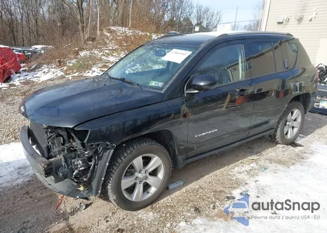 2017 Jeep Compass Latitude 4X4 из США, поврежденный, VIN 1C4NJDEB5HD112012